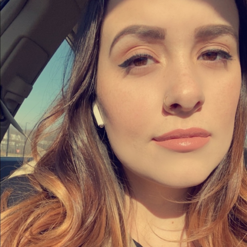 Meet your Posher, Carly